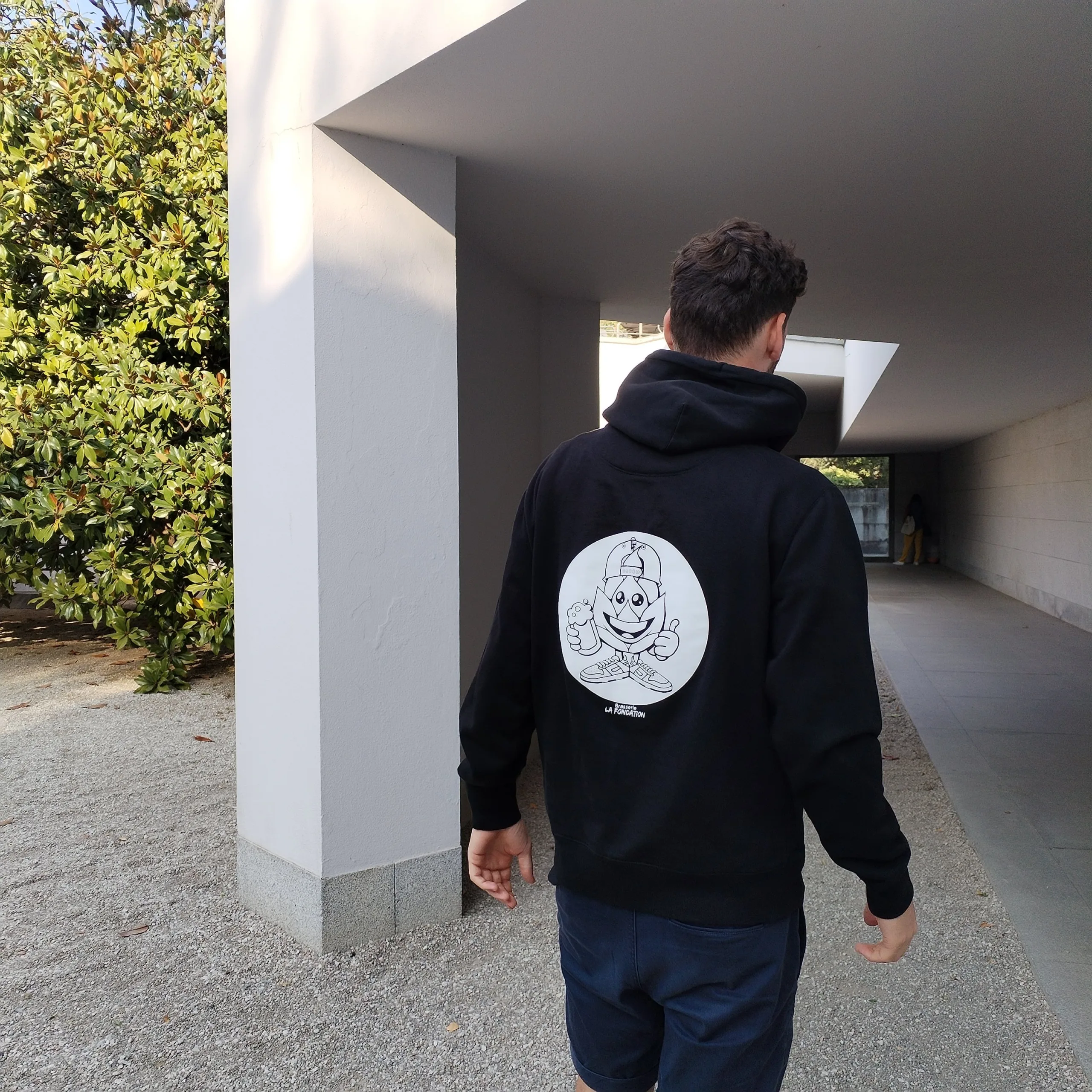 Hoodie noir - Brasserie La Fondation – Image 2
